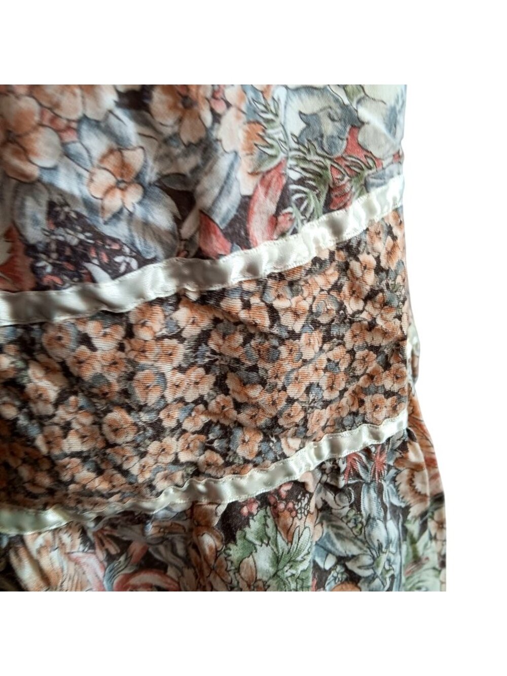 Small True Vintage Skirt Boho Midi Skirt Ruffle Hem Elastic Waist Russ